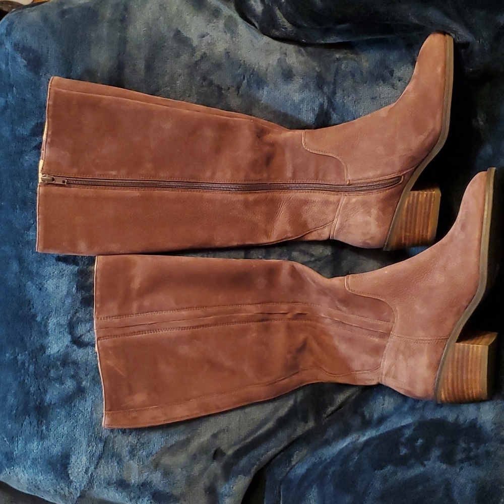 Lucky Brand LADIES 7 knee-high suede NWOT boots
